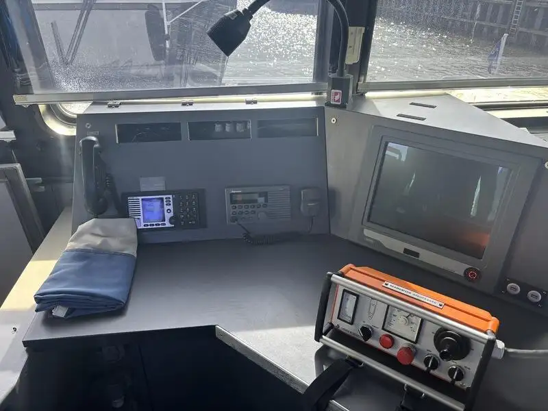 Kapal patroli untuk dijual