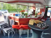 Kapal pesiar untuk dijual