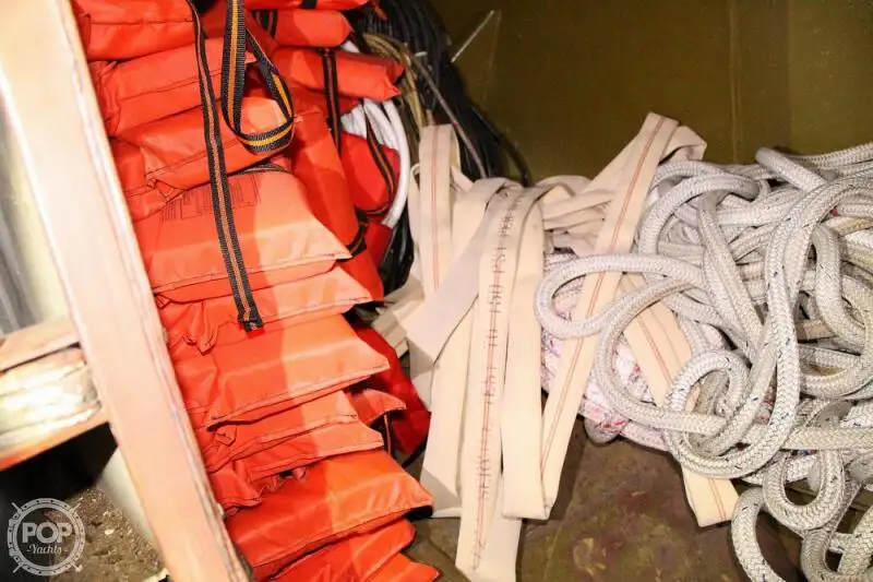 Kapal feri untuk dijual