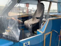 Kapal feri untuk dijual