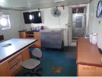 Kapal pendarat, tank untuk dijual