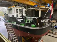 Kapal penarik dijual