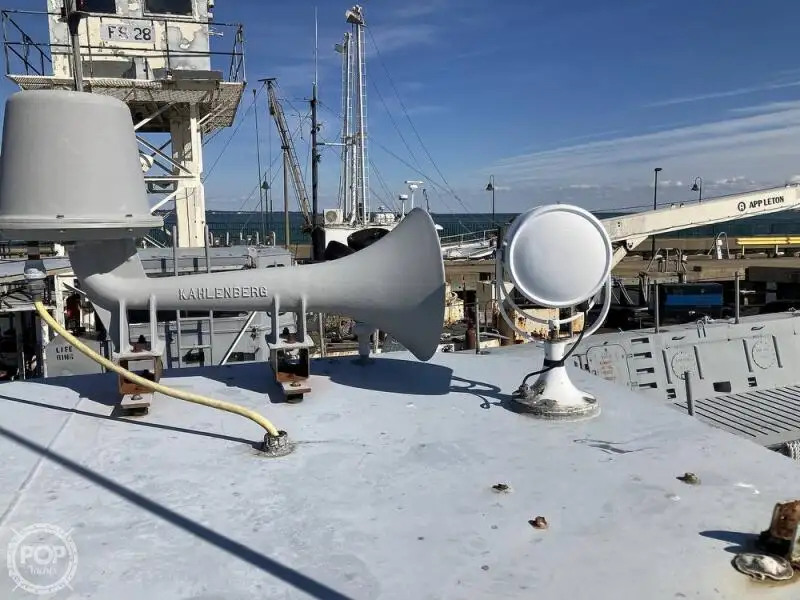 Kapal pendarat, tank untuk dijual