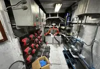 Kapal kru untuk dijual