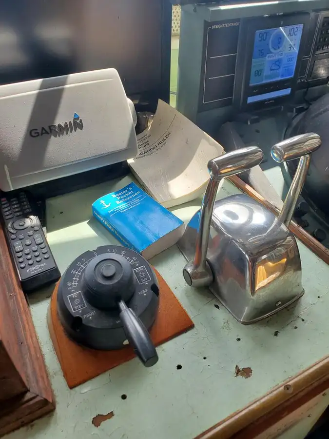 Kapal patroli untuk dijual