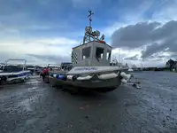 Kapal patroli untuk dijual