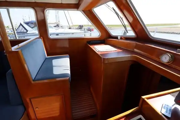 Kapal pesiar untuk dijual