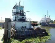 Kapal penarik dijual