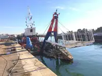 Kapal keruk dijual