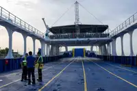 Kapal feri untuk dijual