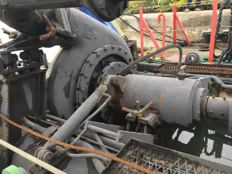 Kapal keruk untuk dijual