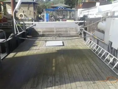 Kapal feri untuk dijual