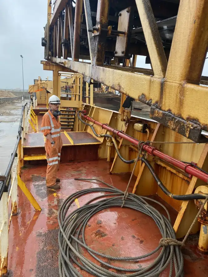 Kapal keruk untuk dijual
