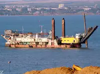 Kapal keruk dijual