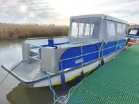 Kapal feri dijual