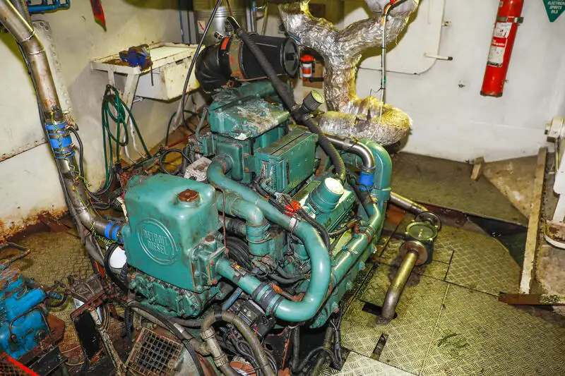 Kapal pengangkut LNG untuk dijual