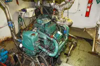 Kapal pengangkut LNG untuk dijual