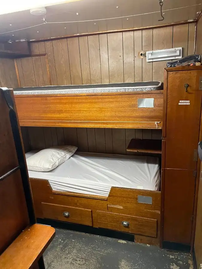 Kapal keruk untuk dijual