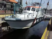 Kapal survei dijual