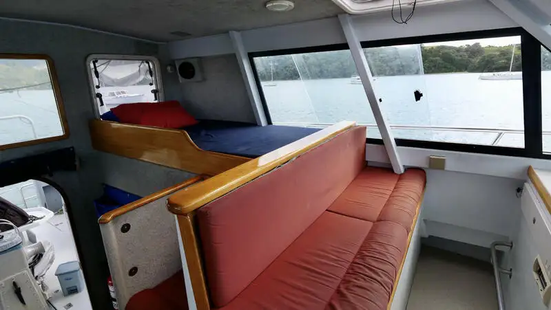 Kapal penelitian untuk dijual