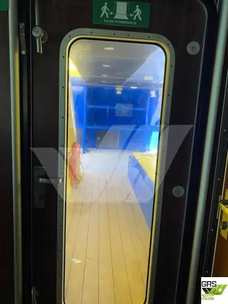 Kapal pesiar untuk dijual