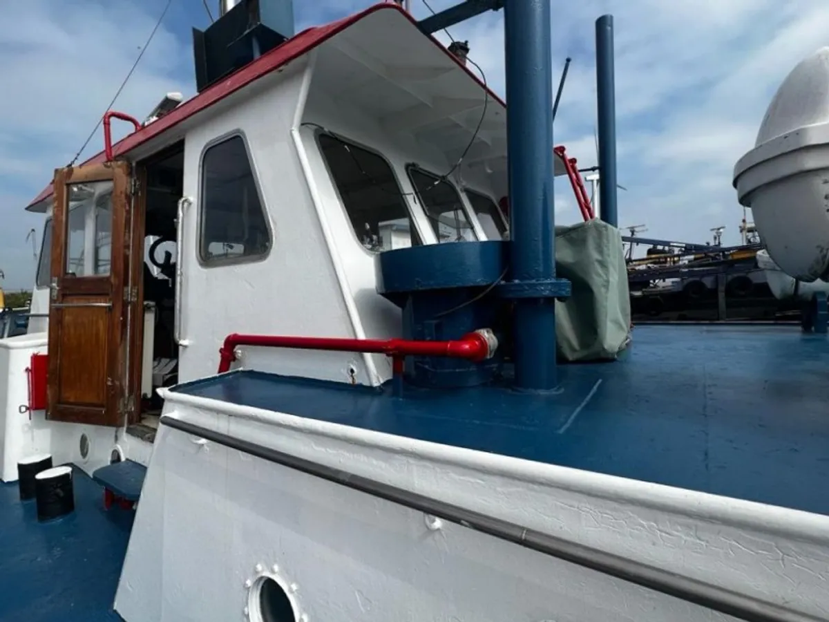 Kapal patroli untuk dijual
