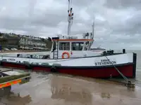 Kapal penarik dijual