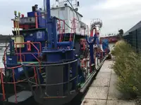 Kapal keruk untuk dijual