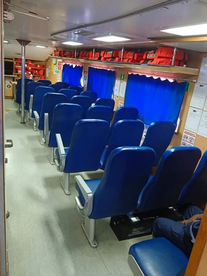Kapal kru untuk dijual
