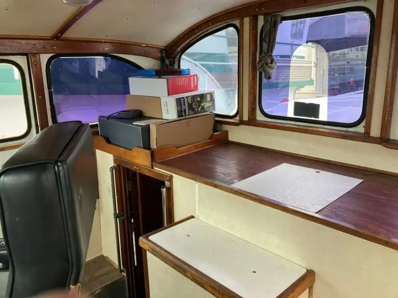 Kapal kru untuk dijual