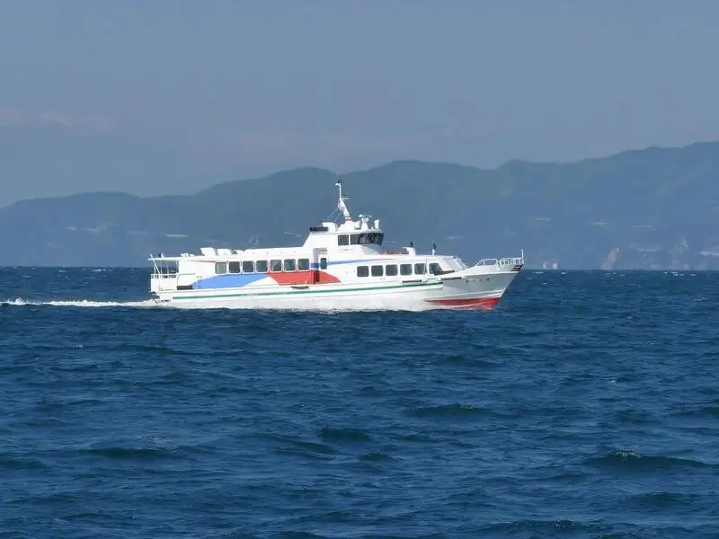 Kapal feri untuk dijual