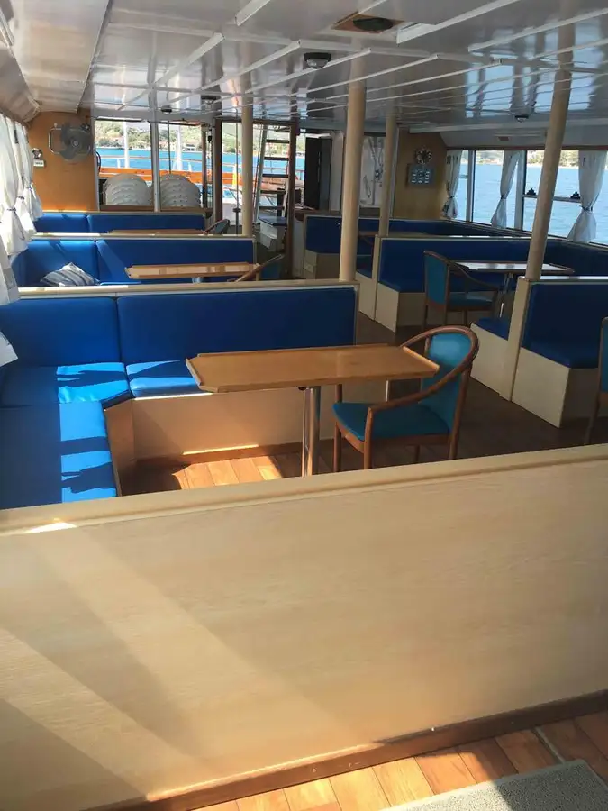 Kapal penumpang untuk dijual