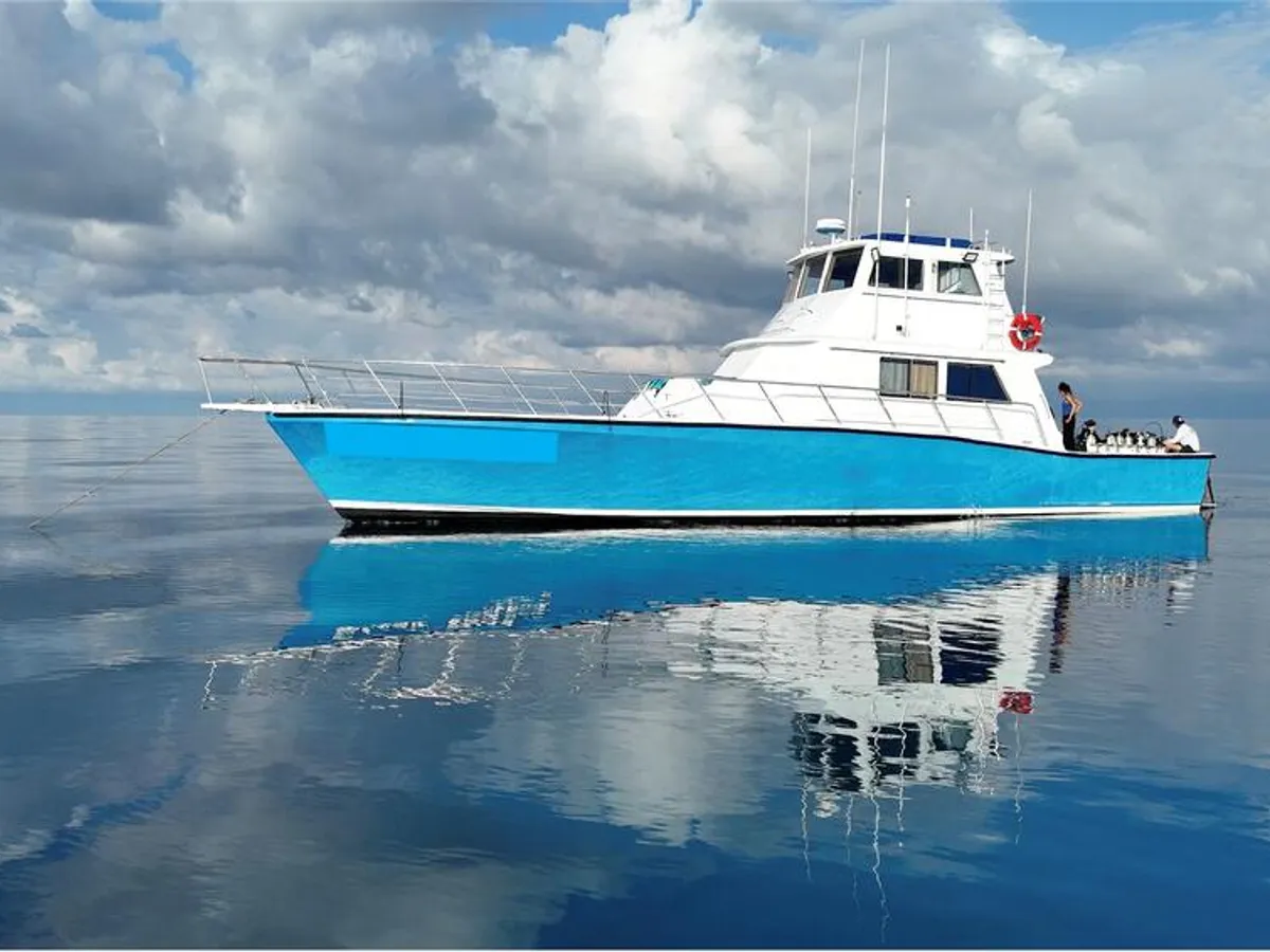 Kapal penelitian untuk dijual