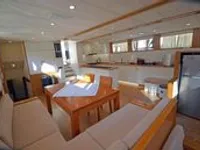 Yacht untuk dijual