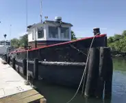 Kapal penarik dijual