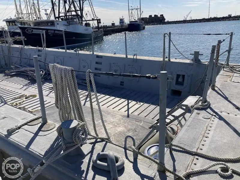 Kapal pendarat, tank untuk dijual