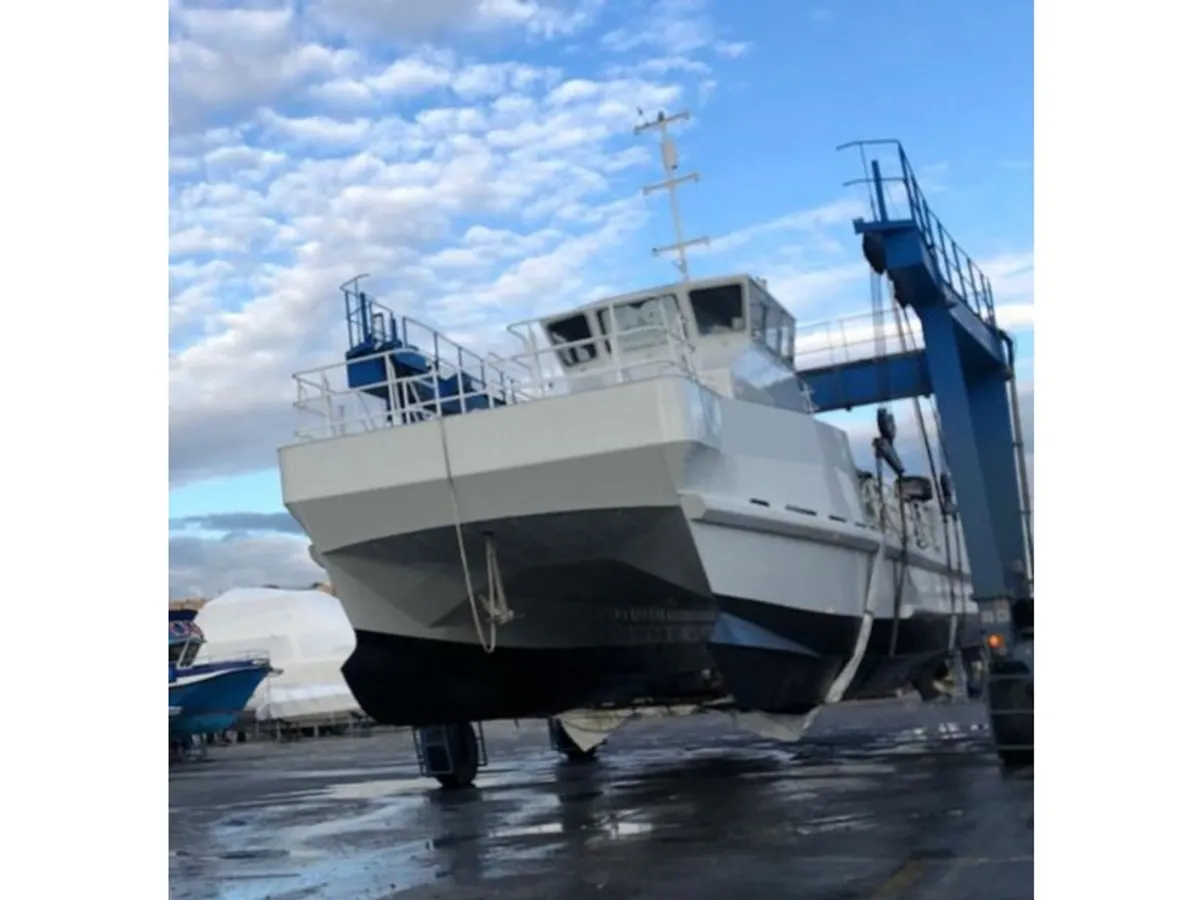 Kapal kru untuk dijual