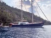Yacht untuk dijual