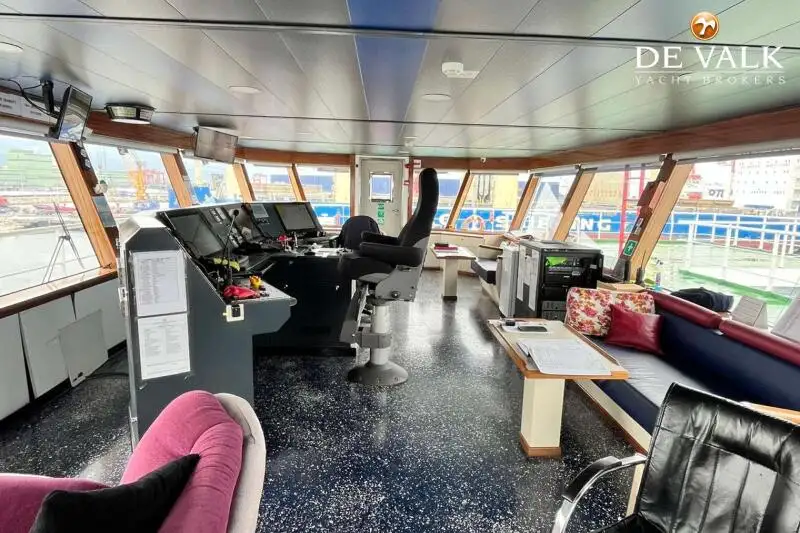 Kapal feri untuk dijual
