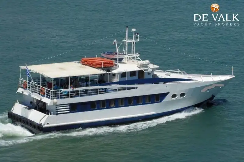 Kapal feri untuk dijual
