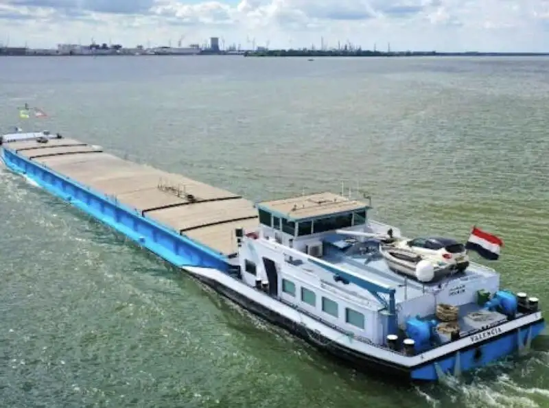 Kapal pengangkut barang curah untuk dijual