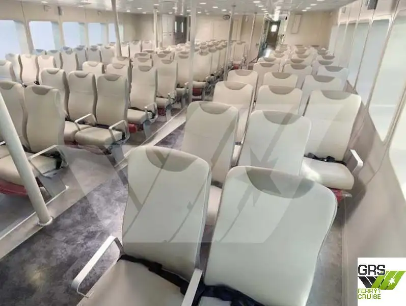 Kapal penumpang untuk dijual