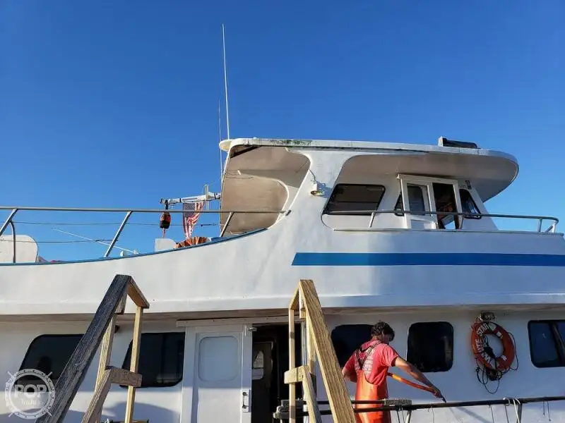 Kapal feri untuk dijual