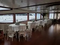 Kapal pesiar untuk dijual