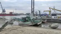 Kapal keruk untuk dijual