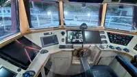 Kapal pengangkut ikan hidup untuk dijual