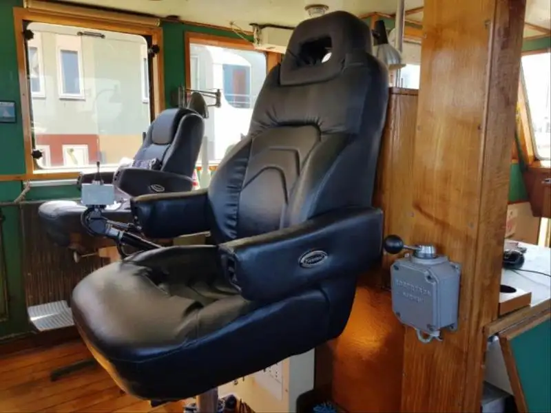 Kapal patroli untuk dijual