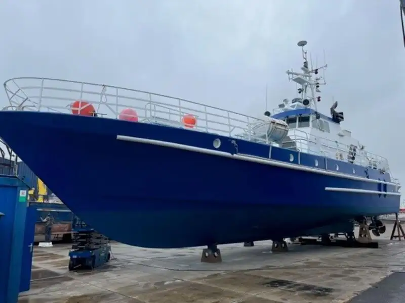 Kapal patroli untuk dijual