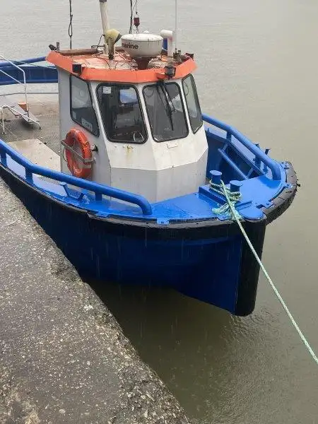Kapal tunda untuk dijual