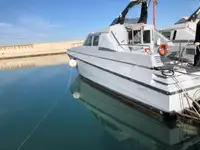 Kapal patroli untuk dijual